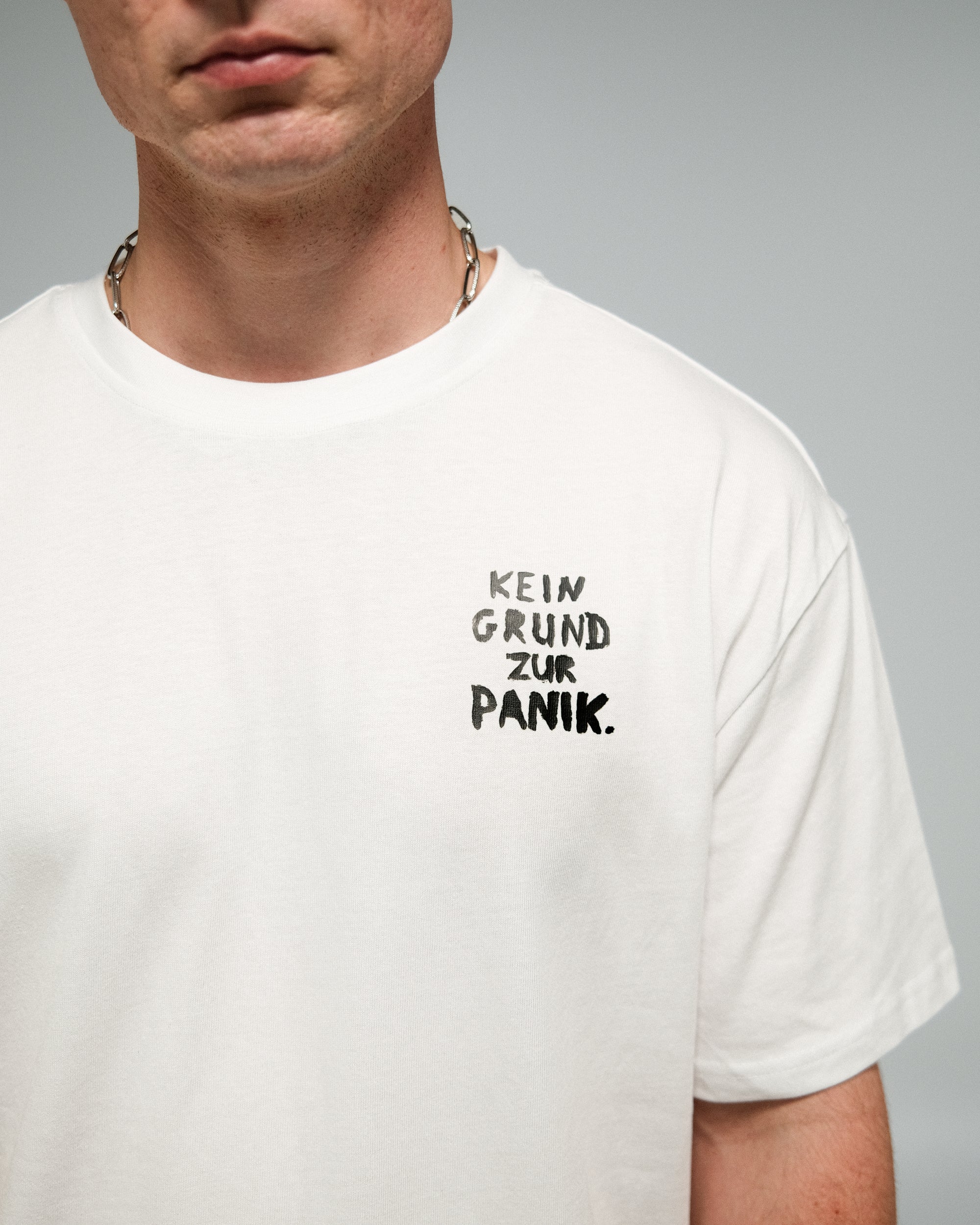 Oversize T-Shirt "Kein Grund zur Panik/ Herz" weiß