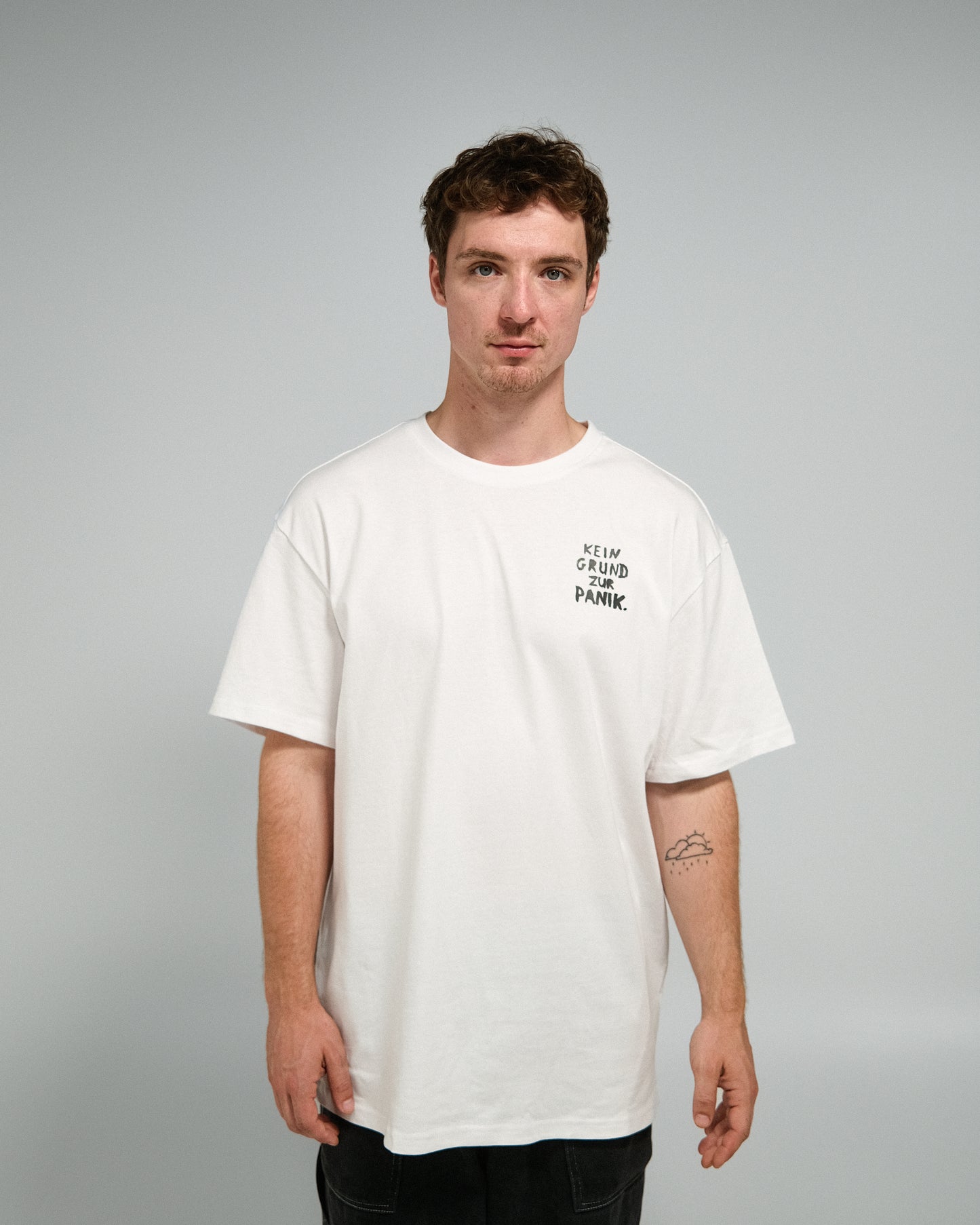 Oversize T-Shirt "Kein Grund zur Panik/ Herz" weiß