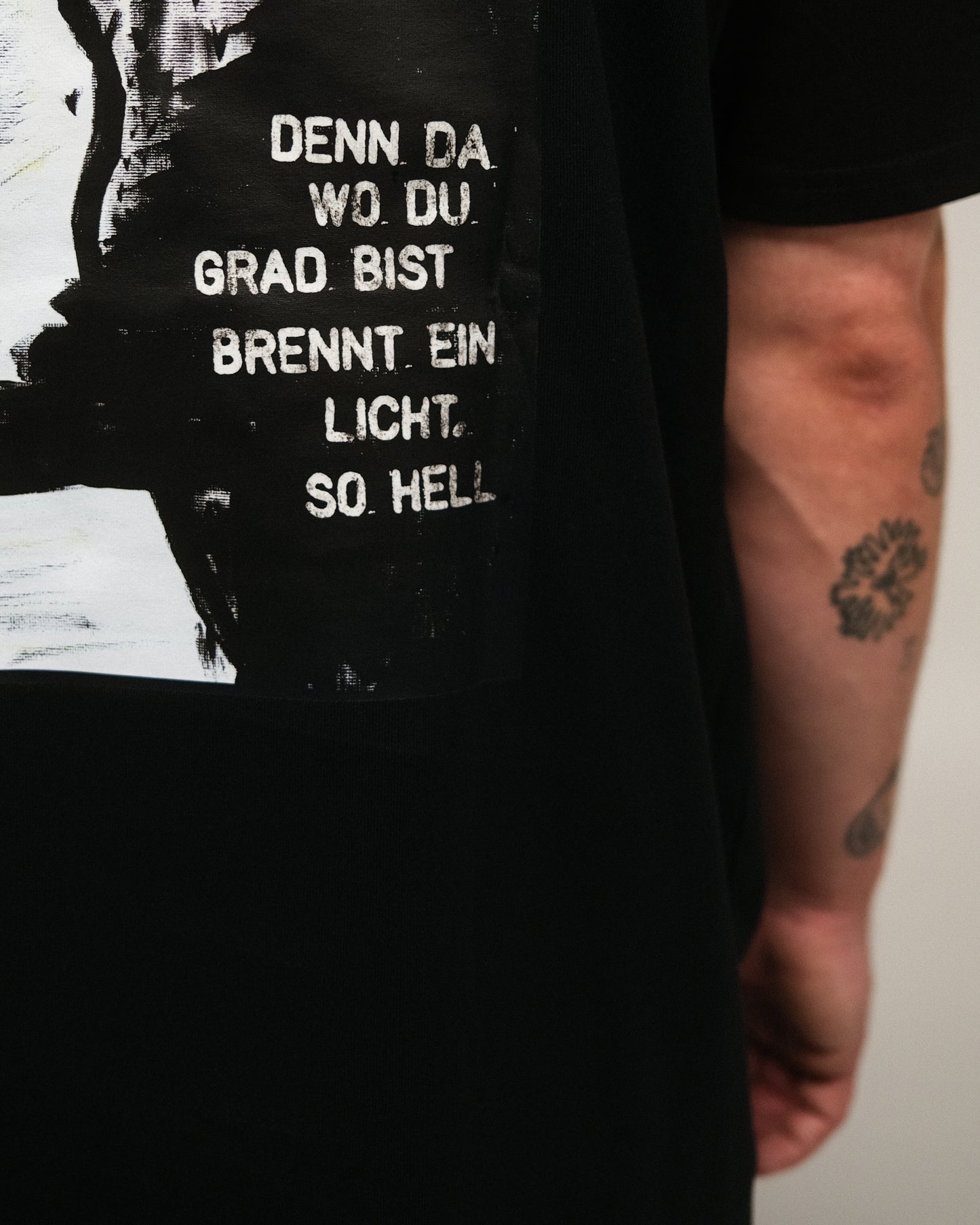 Oversize T-Shirt "So hell" schwarz