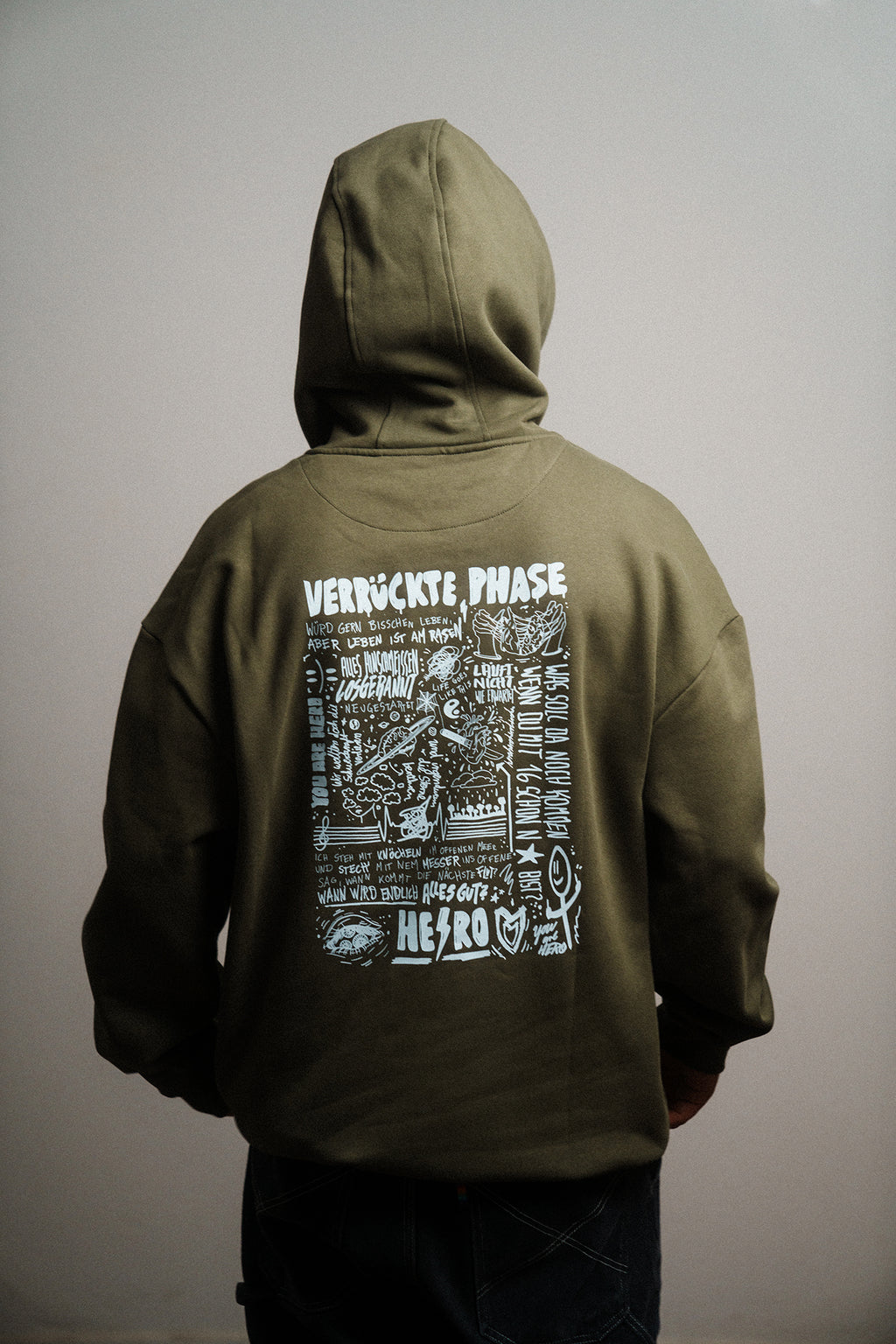 Oversize Hoodie "Verrückte Phase" Olive-Grün