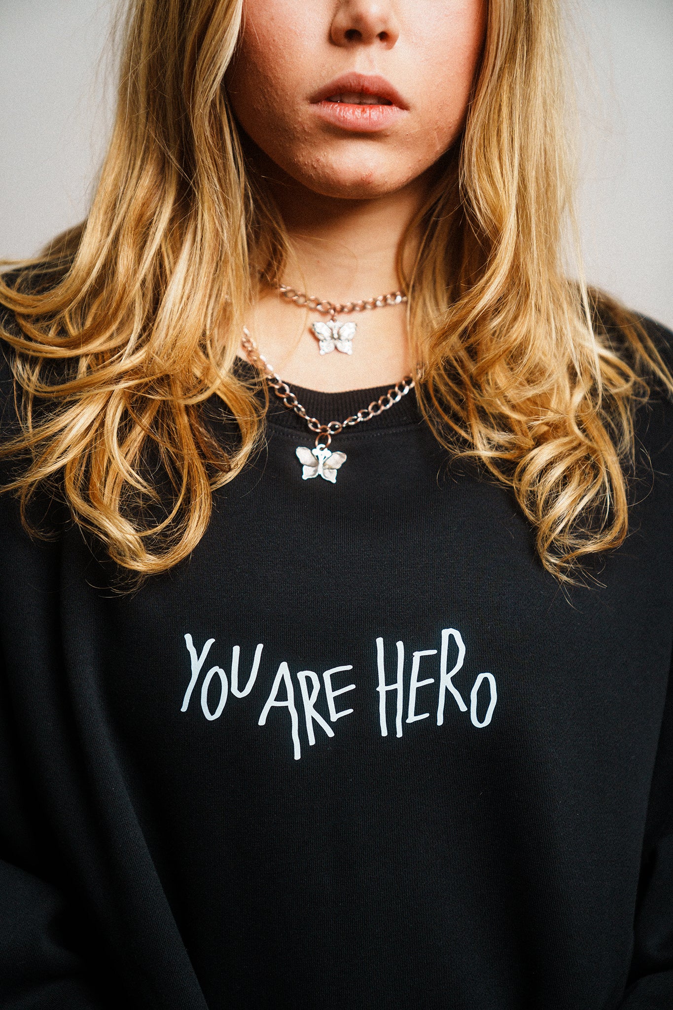 Crewneck "YOU ARE HERO" Schwarz