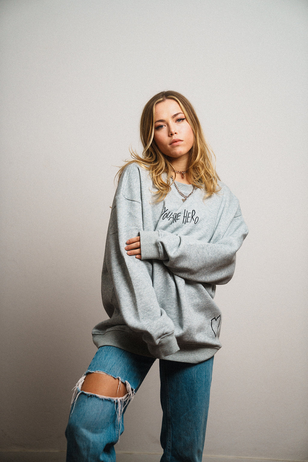 Crewneck "YOU ARE HERO" Grau