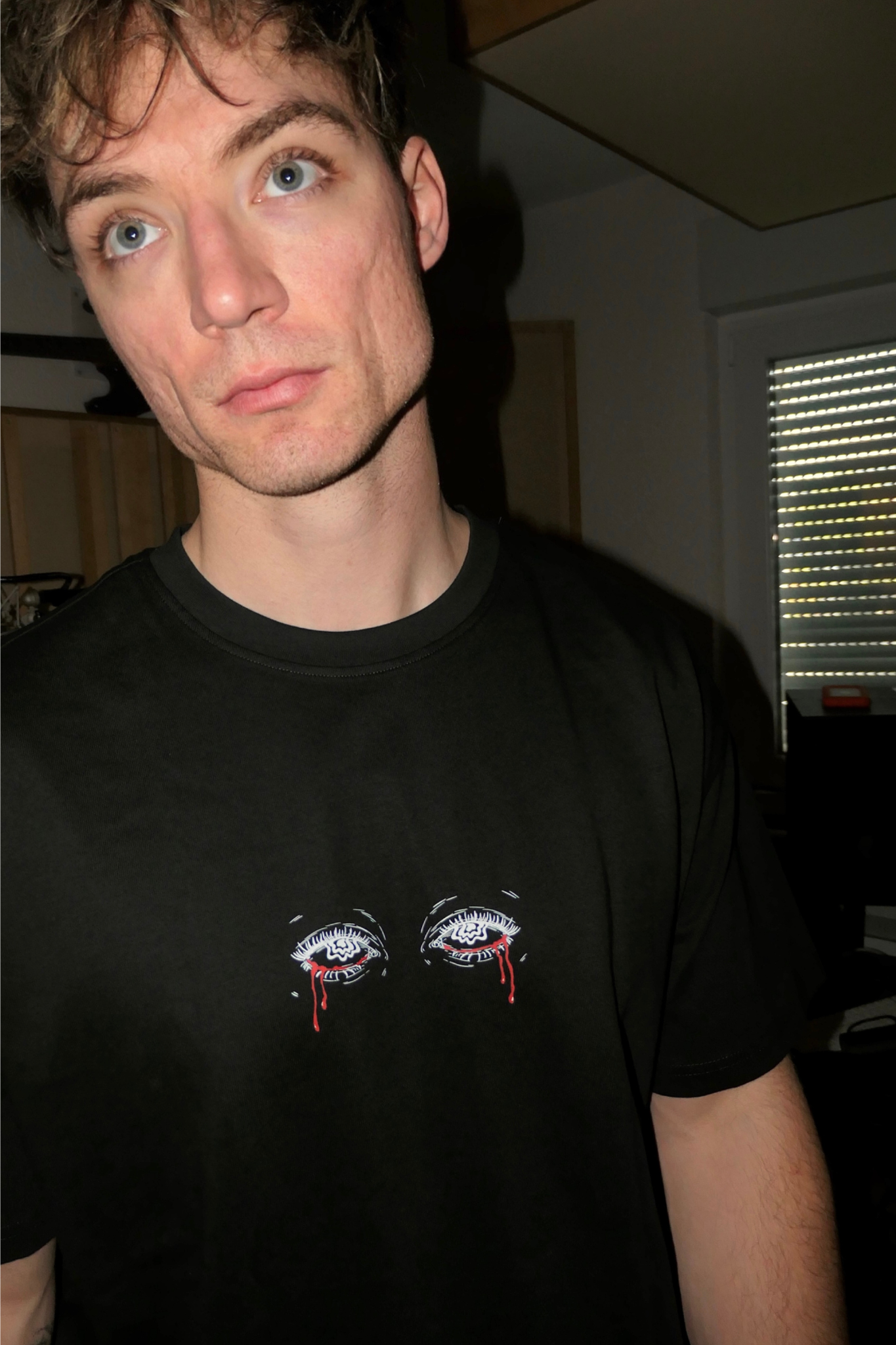Oversize T-Shirt "bluten" schwarz