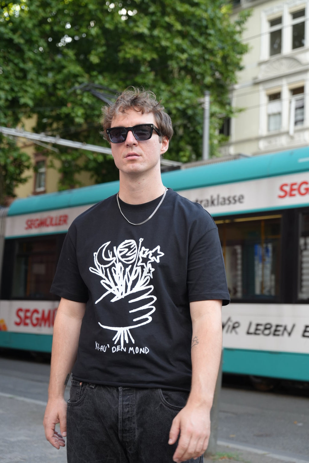 Boxy oversize T-Shirt "Klau den Mond" schwarz