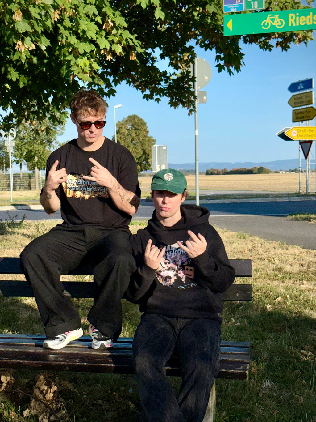 Fluffy Hoodie "15 JAHRE LOCHIS"