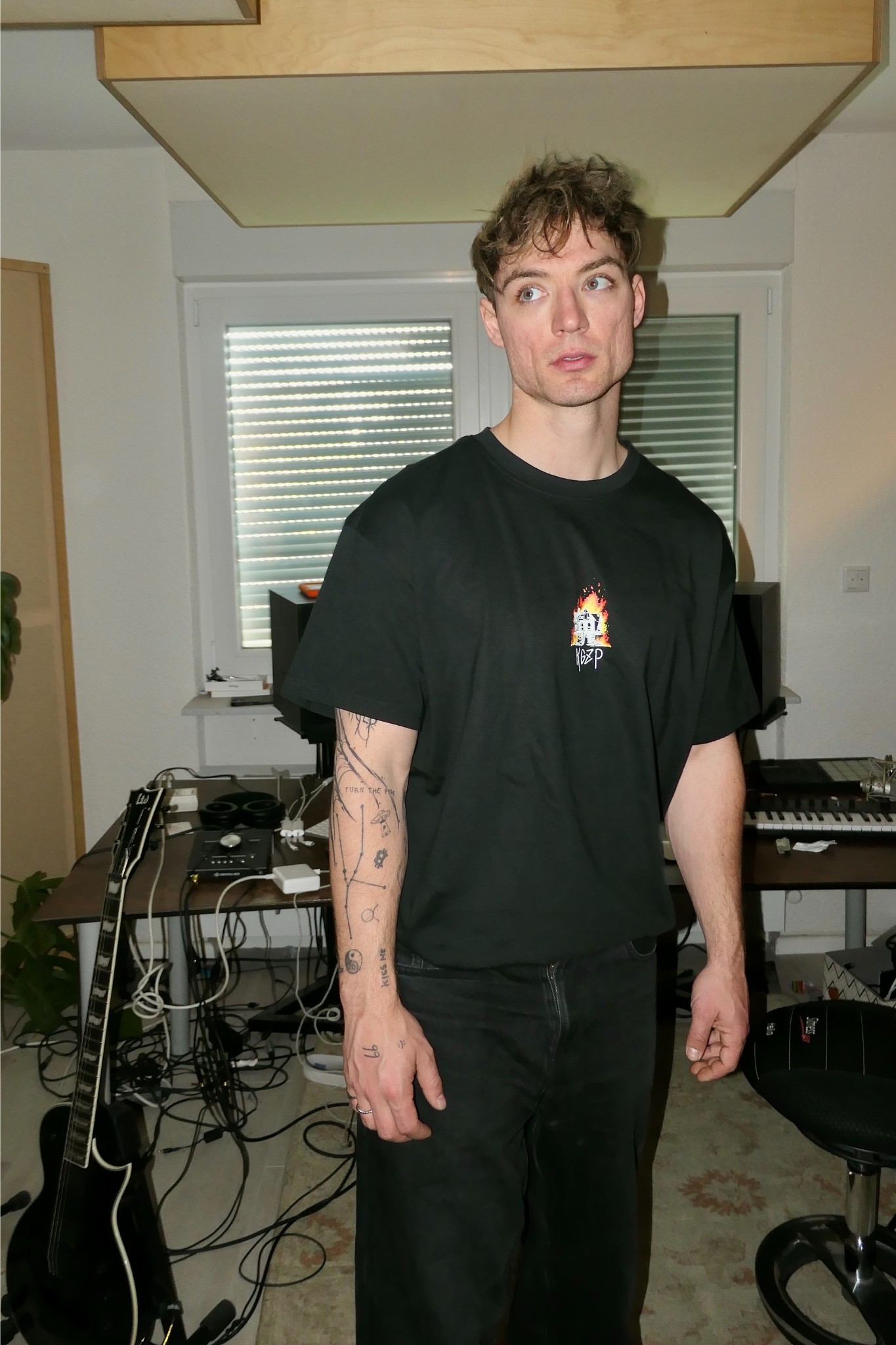 Oversize T-Shirt "KGZP-Album" schwarz