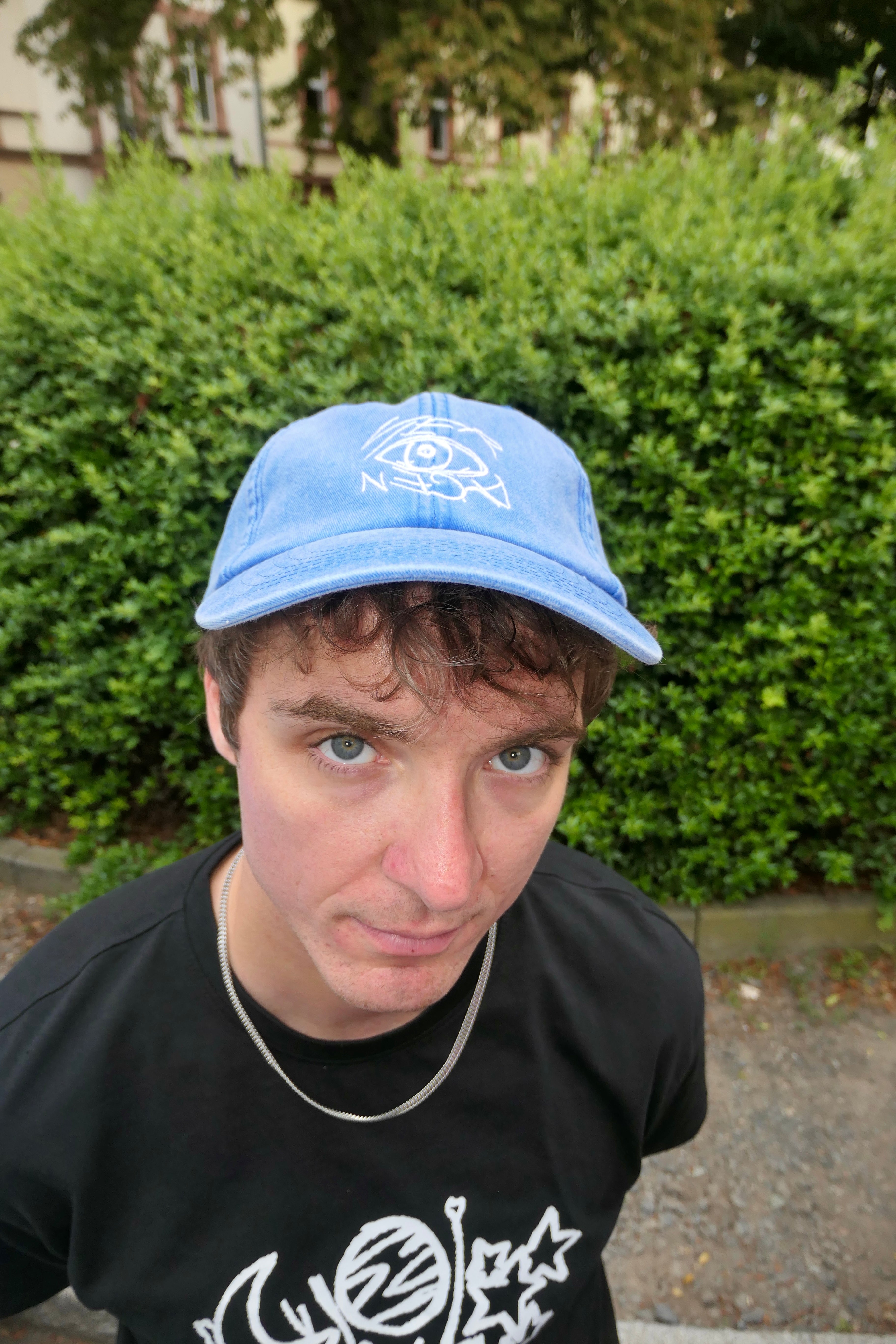 Cap "Vier Augen" (Stick) blau